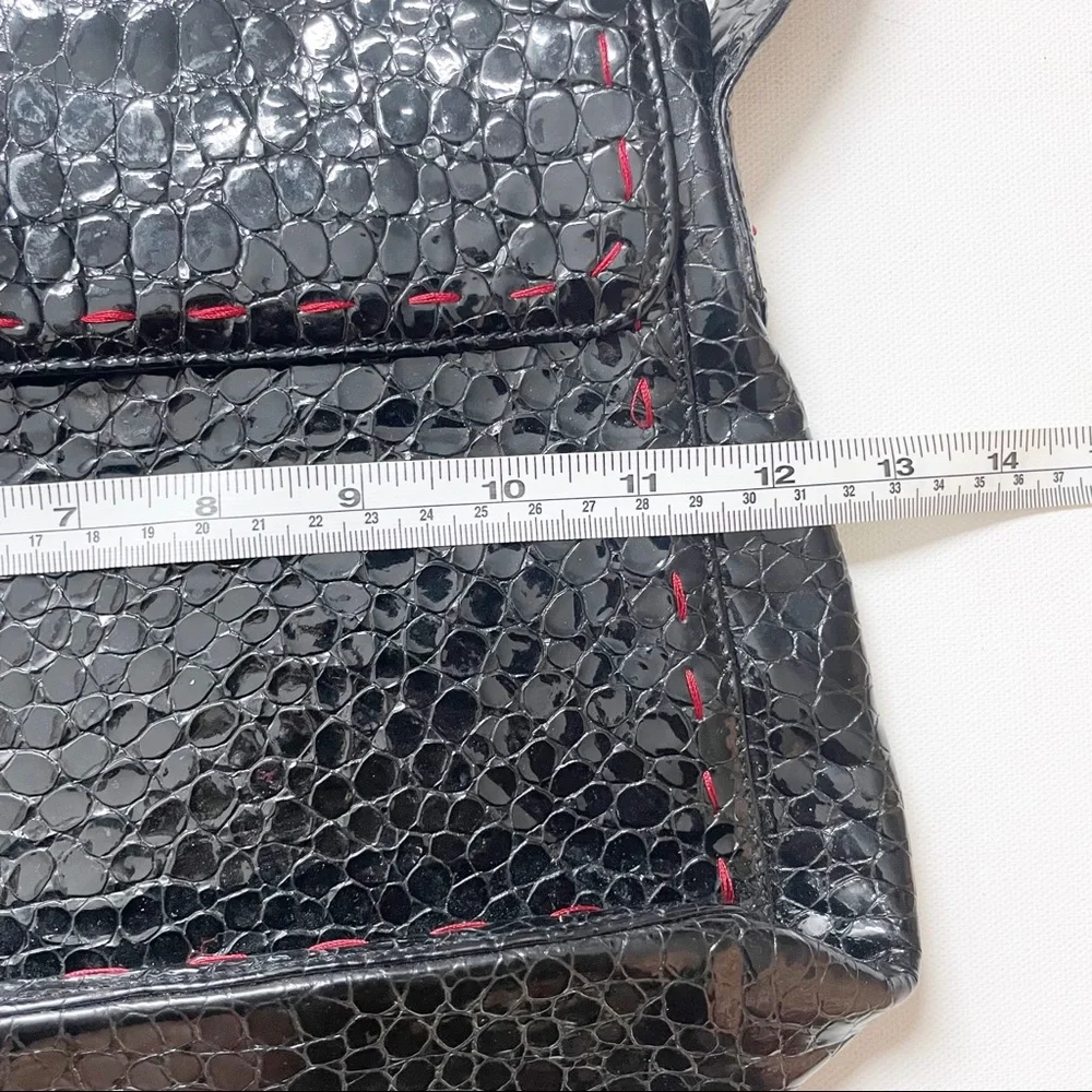 BCBG MAX AZRIA BLACK ITALIAN LEATHER SHOULDER BAG RED STITCHING RED INTERIOR - Picture 10 of 12
